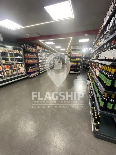 Location Commerce 240 m²
