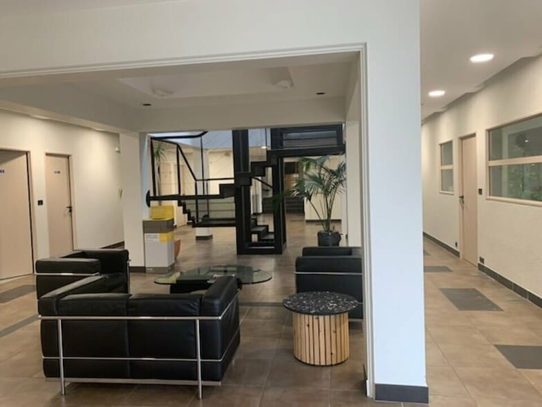 Office in Châteaurenard for sale - Building Photo - Image 3 of 12