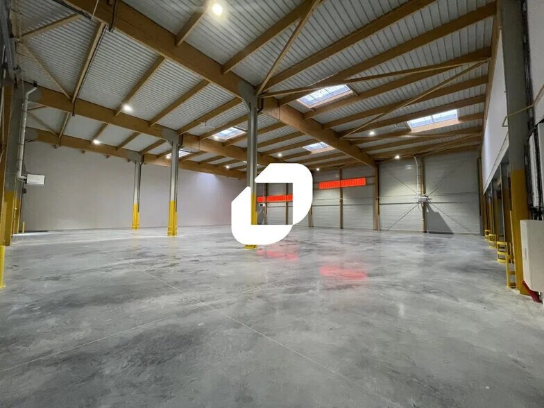 6 Rue Clément Ader, Brie-Comte-Robert to rent - Interior Photo - Image 3 of 6