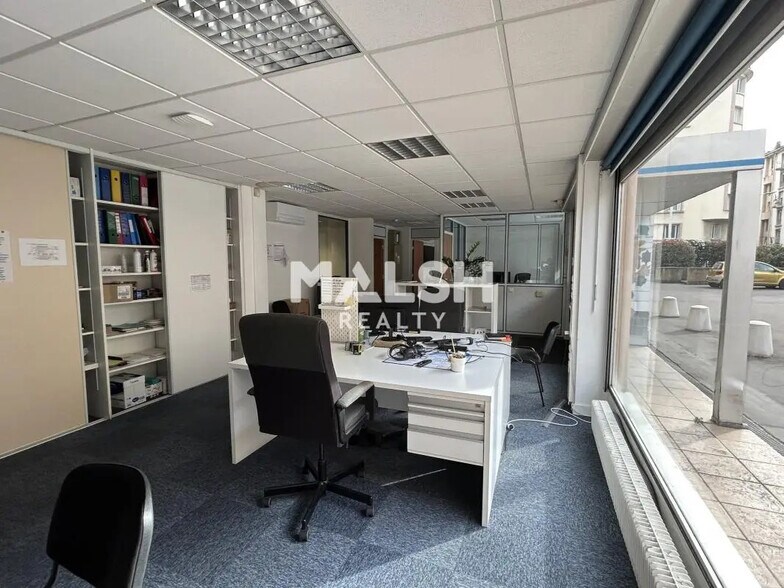 Office in Lyon for sale - Interior Photo - Image 2 of 13