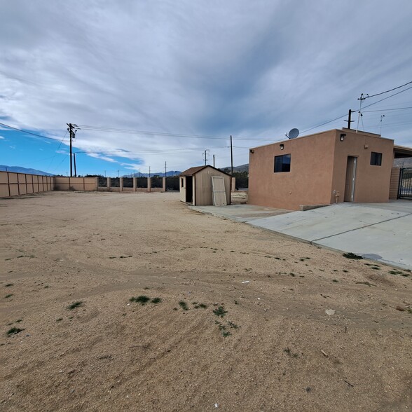 51607 29 Palms Hwy, Morongo Valley, CA for rent - Building Photo - Image 3 of 9