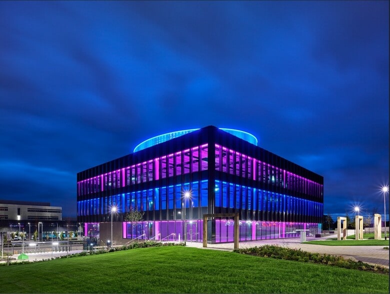 Hill St, Kilmarnock to rent - Building Photo - Image 2 of 22