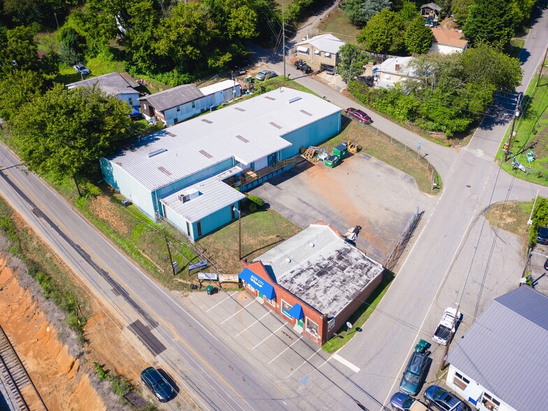 905 Riverside Dr, Asheville, NC for sale - Building Photo - Image 1 of 1