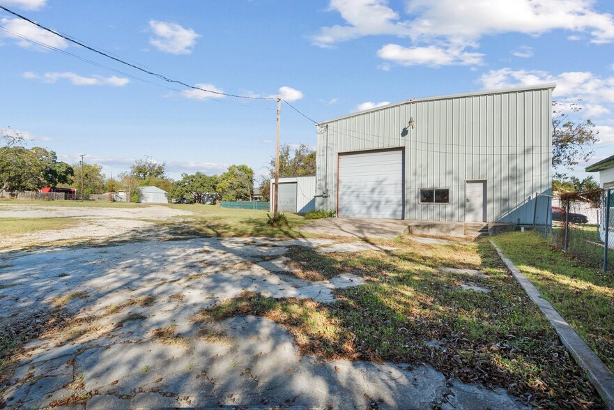 503 W Central Ave, Comanche, TX for sale - Building Photo - Image 2 of 24