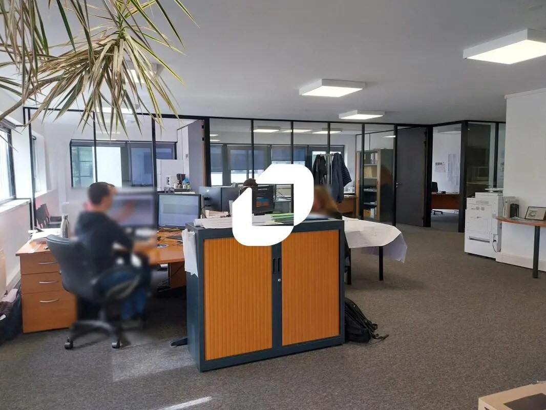 Office in Orvault to rent Interior Photo- Image 1 of 11