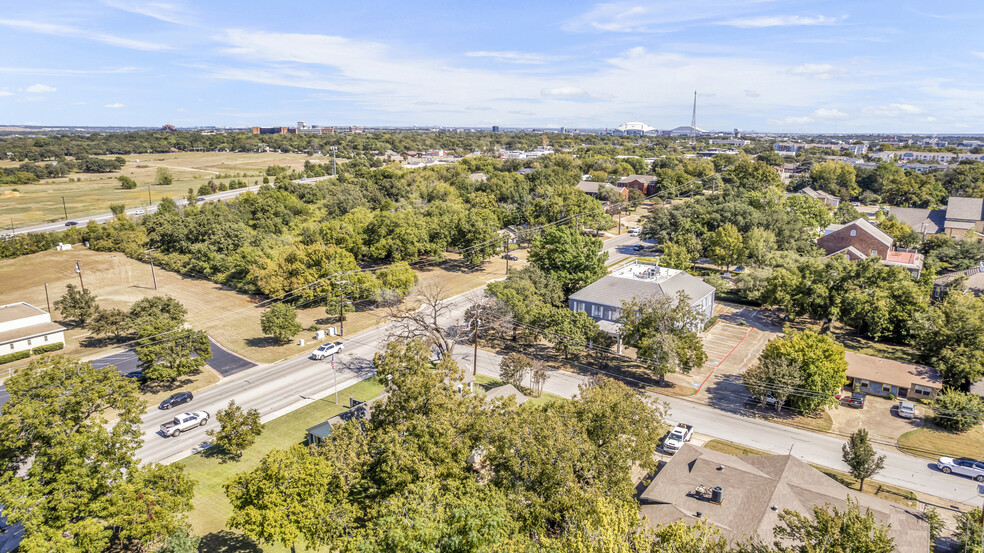 1500 W Abram St, Arlington, TX for rent - Building Photo - Image 3 of 36