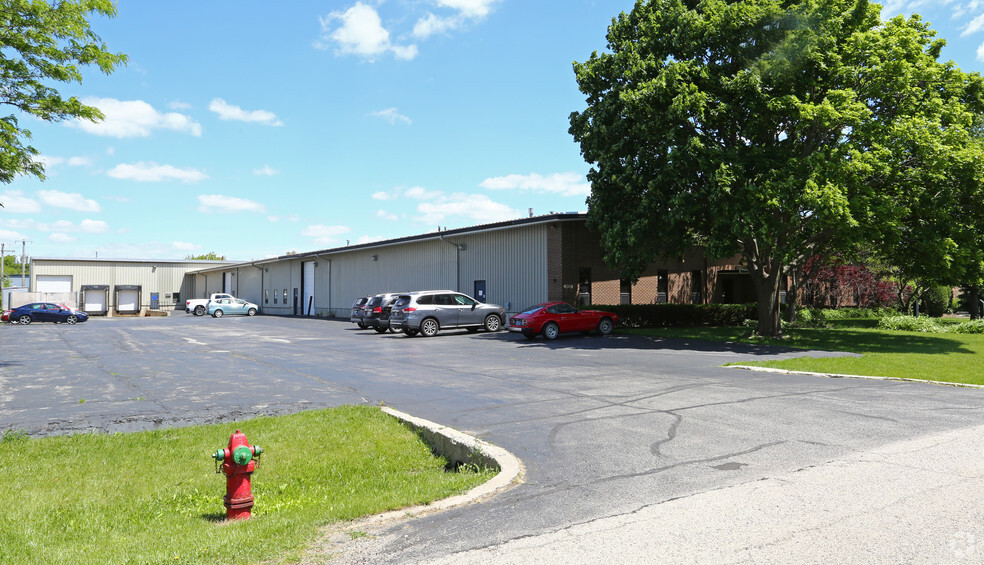 4004 W Dayton St, Mchenry, IL for sale - Building Photo - Image 1 of 1