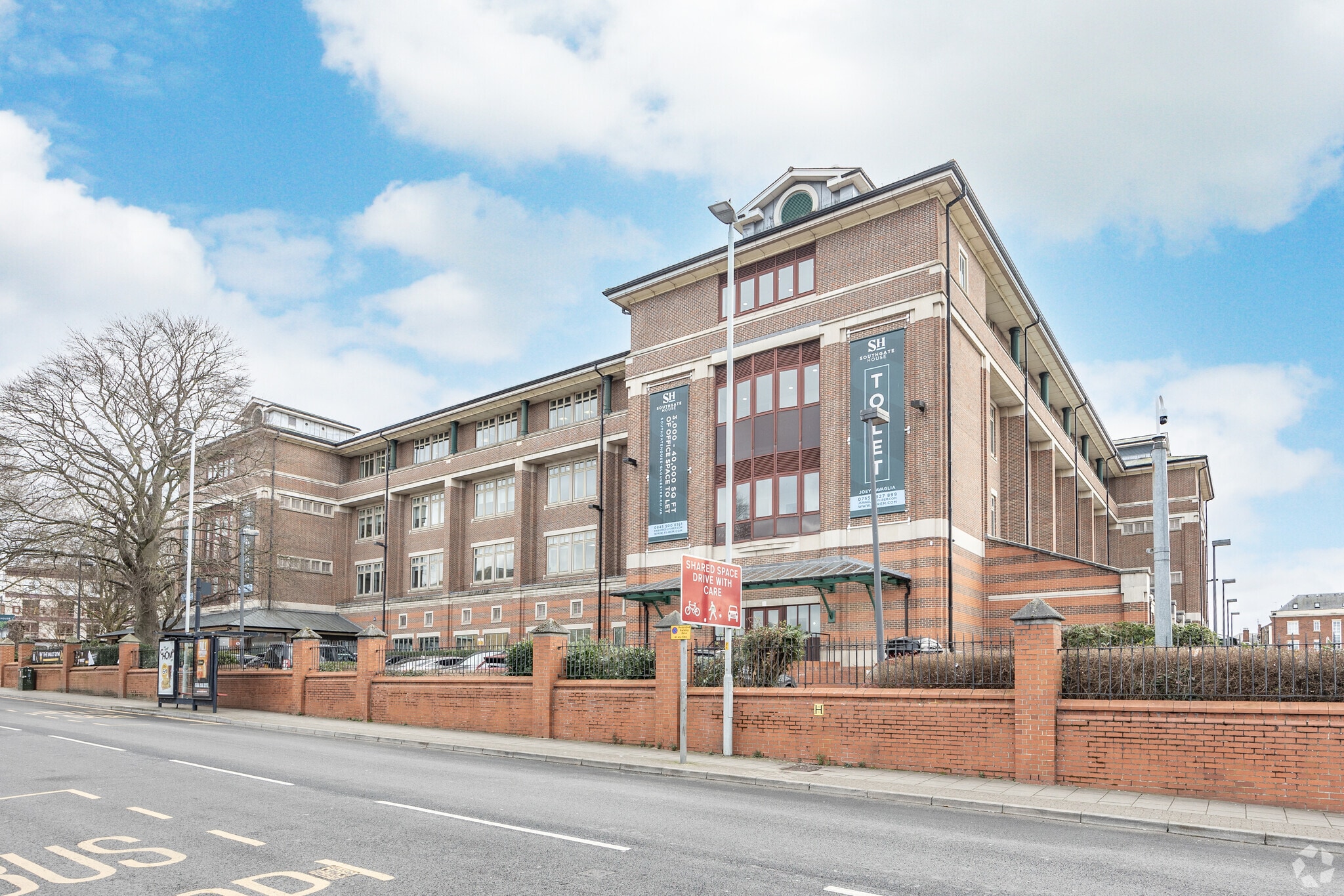 Southgate St, Gloucester to rent Building Photo- Image 1 of 10