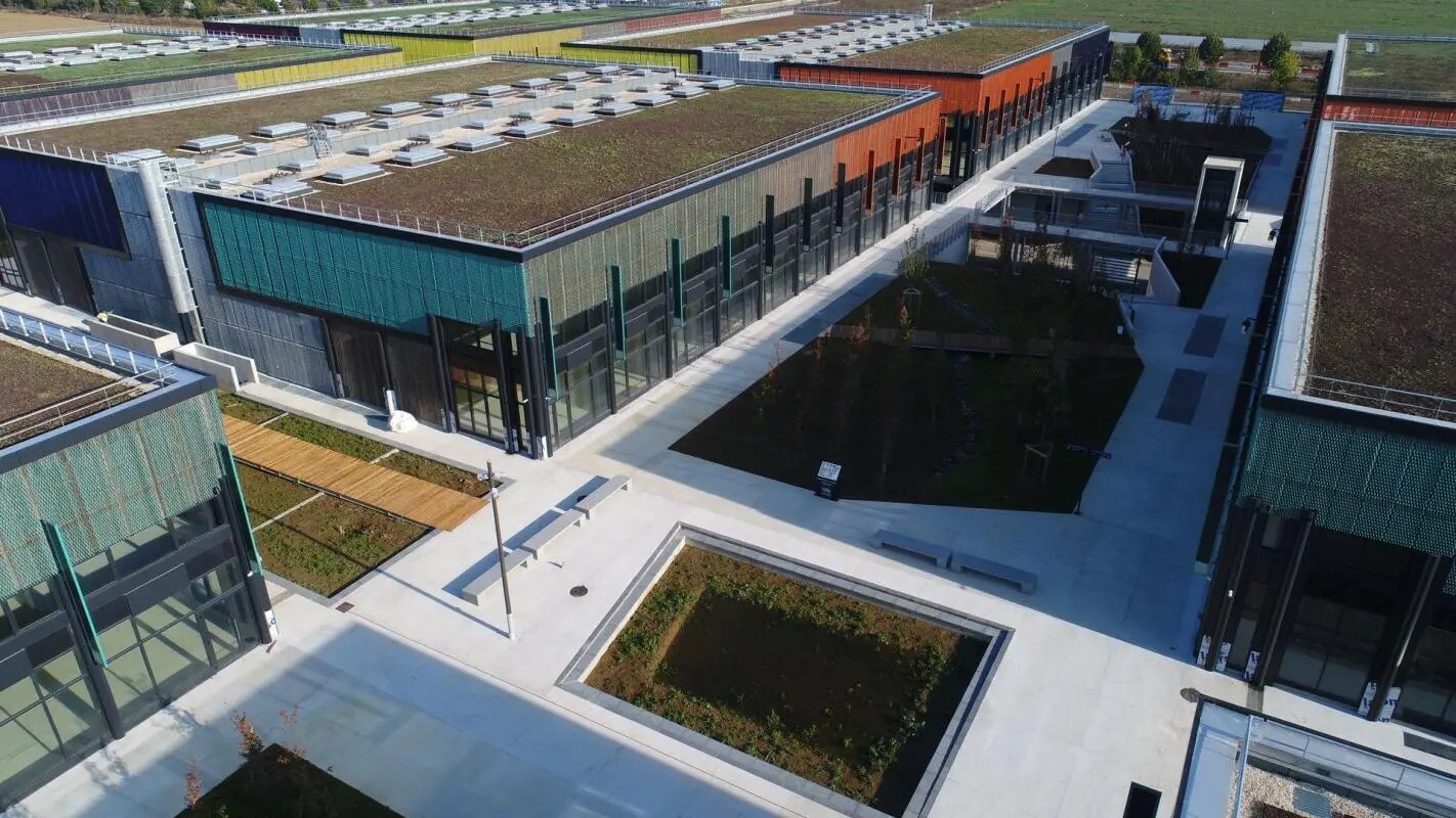 Retail in Tremblay-en-France for sale Aerial- Image 1 of 8