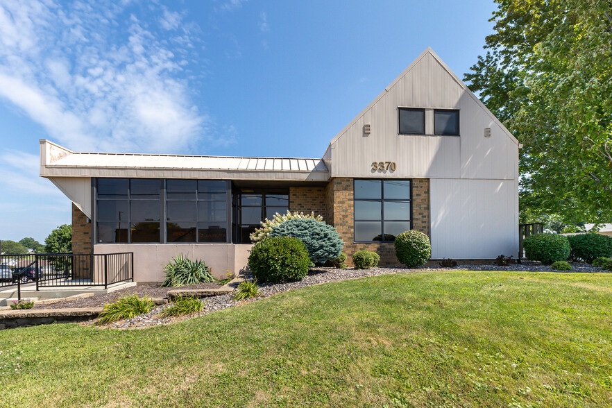 3370 Asbury Rd, Dubuque, IA for sale - Primary Photo - Image 1 of 10