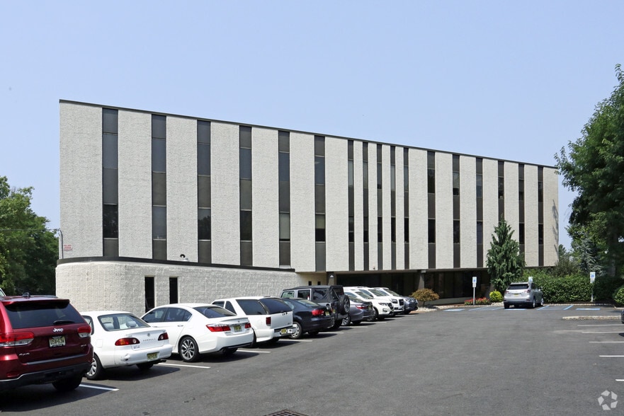 77 Brant Ave, Clark 07066 Garden State Executive Plz UK