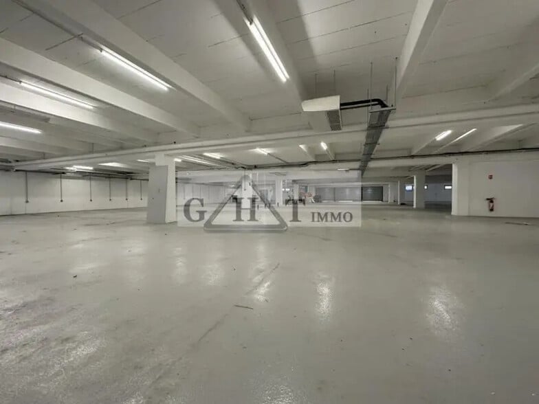 Industrial in Créteil to rent - Building Photo - Image 3 of 7