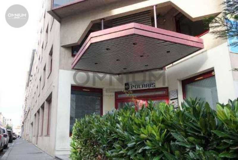 Office in Lyon to rent Building Photo- Image 1 of 9