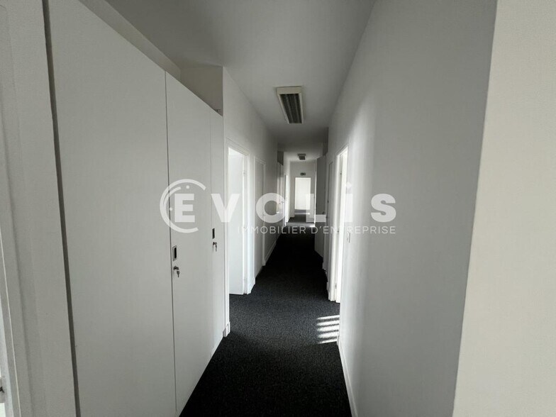 15 Rue De L'Universite, Noisy-le-Grand to rent - Interior Photo - Image 3 of 23