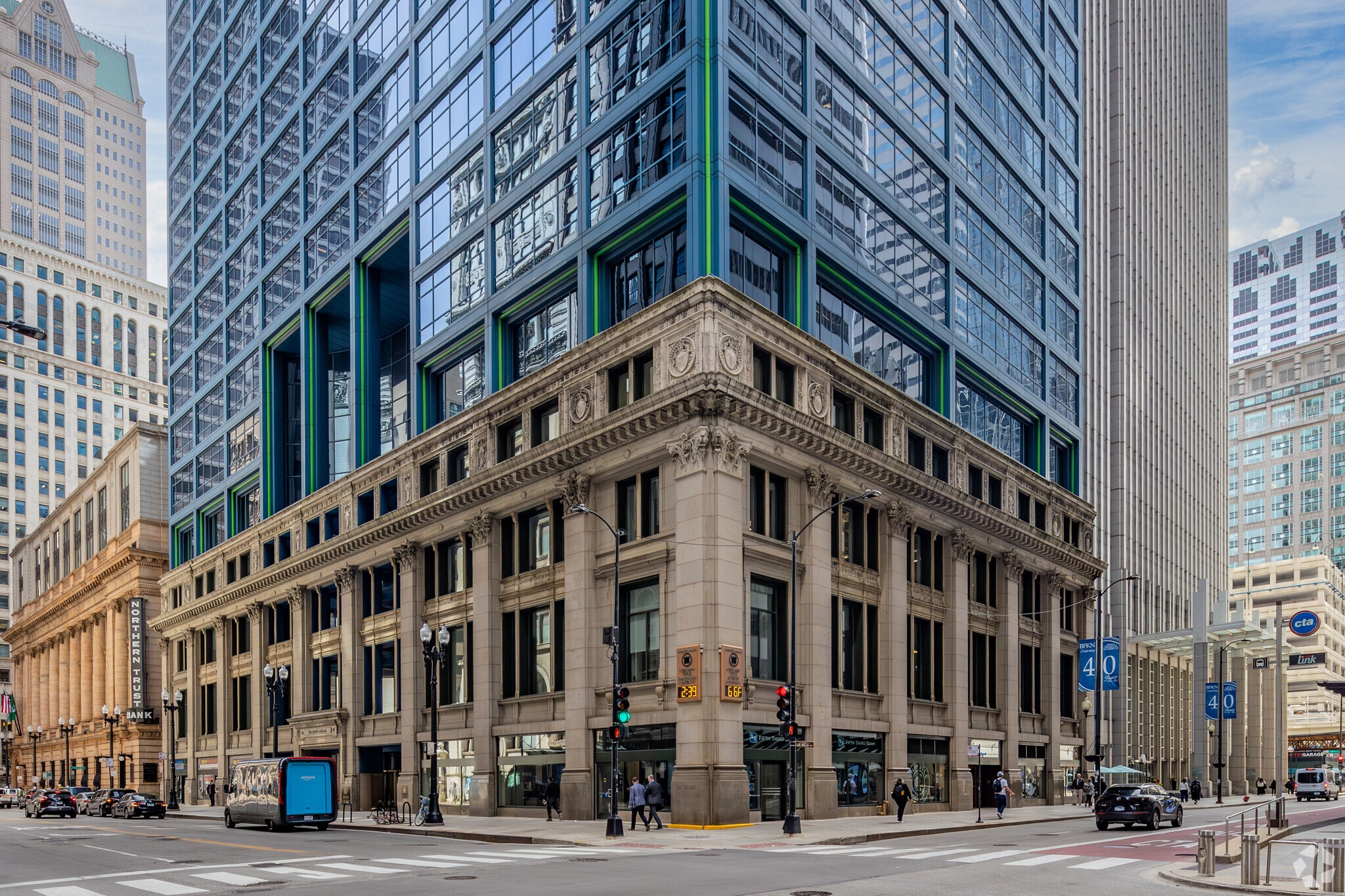 10 S LaSalle St, Chicago, IL to rent Building Photo- Image 1 of 3