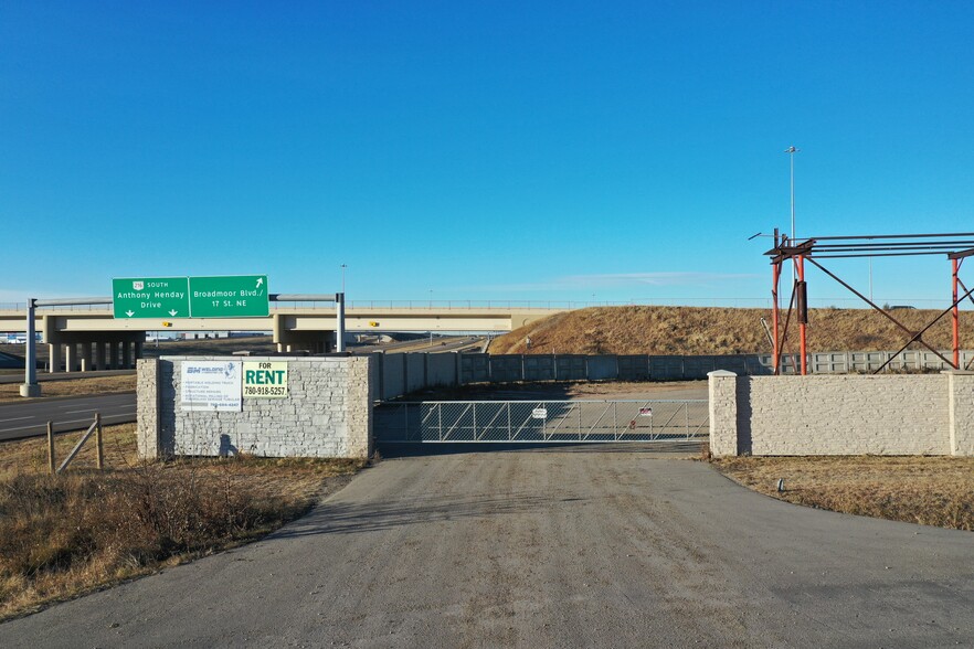 FREE STANDING BUILDINGS ON 7.2 ACRES ± portfolio of 2 properties for sale on LoopNet.co.uk - Building Photo - Image 3 of 10