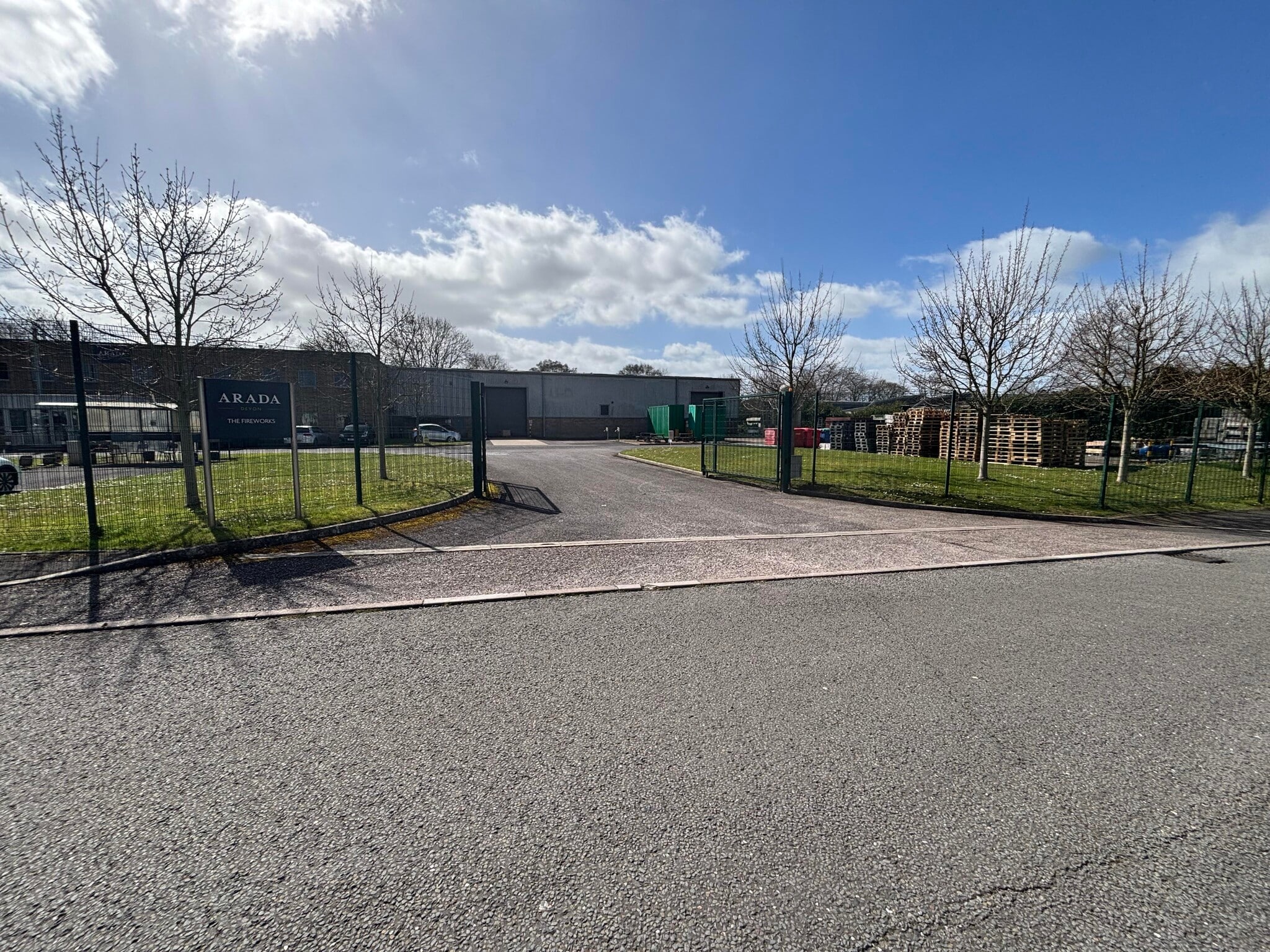 Weycroft Ave, Axminster to rent Building Photo- Image 1 of 12