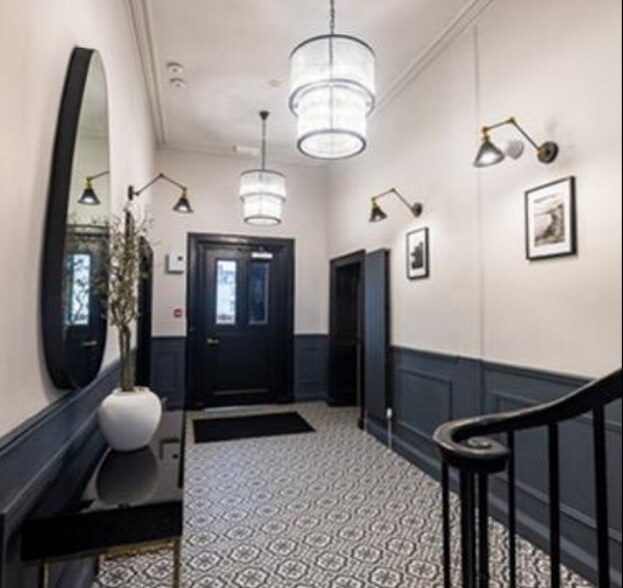 21 Wellington Sq, Ayr to rent - Interior Photo - Image 3 of 6