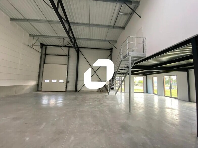 332 Rue De Bruxelles, Nieppe to rent - Interior Photo - Image 3 of 9