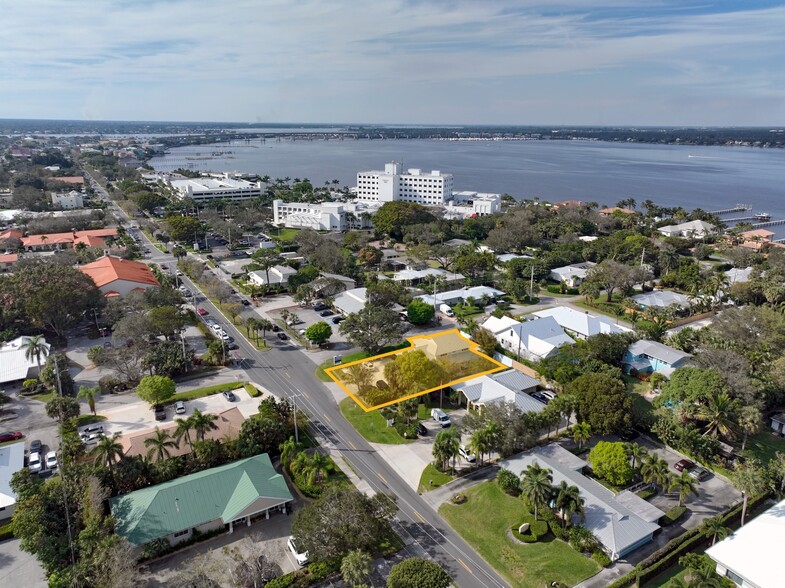 801 SE Osceola St, Stuart, FL for sale - Building Photo - Image 3 of 16