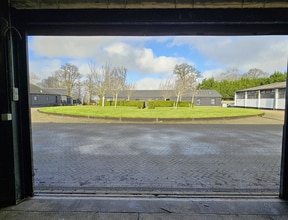 Woodhall Ln, Shenley to rent Interior Photo- Image 1 of 3
