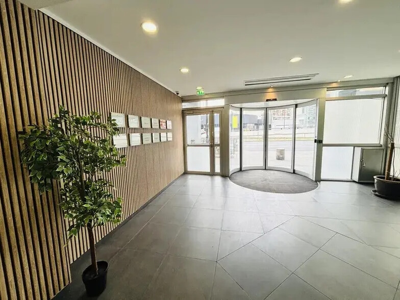 88 Avenue Du Général Leclerc, Boulogne-Billancourt to rent - Building Photo - Image 2 of 35