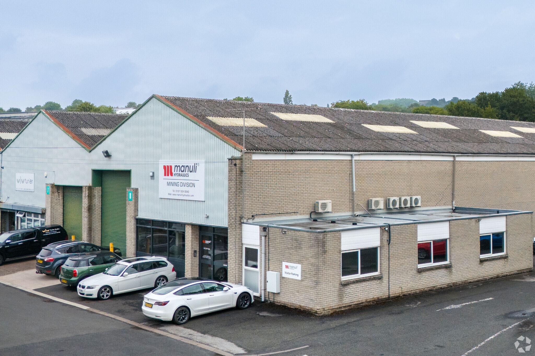 Bromsgrove Rd, Halesowen to rent Primary Photo- Image 1 of 6