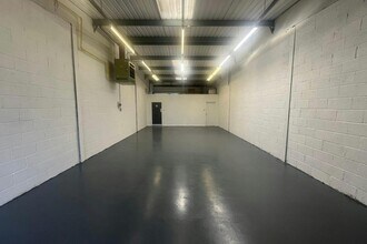 6 Empress Ct, Greenock to rent Interior Photo- Image 1 of 2