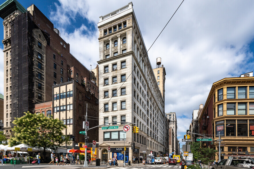 41 Union Sq W, New York, NY for rent - Building Photo - Image 2 of 15