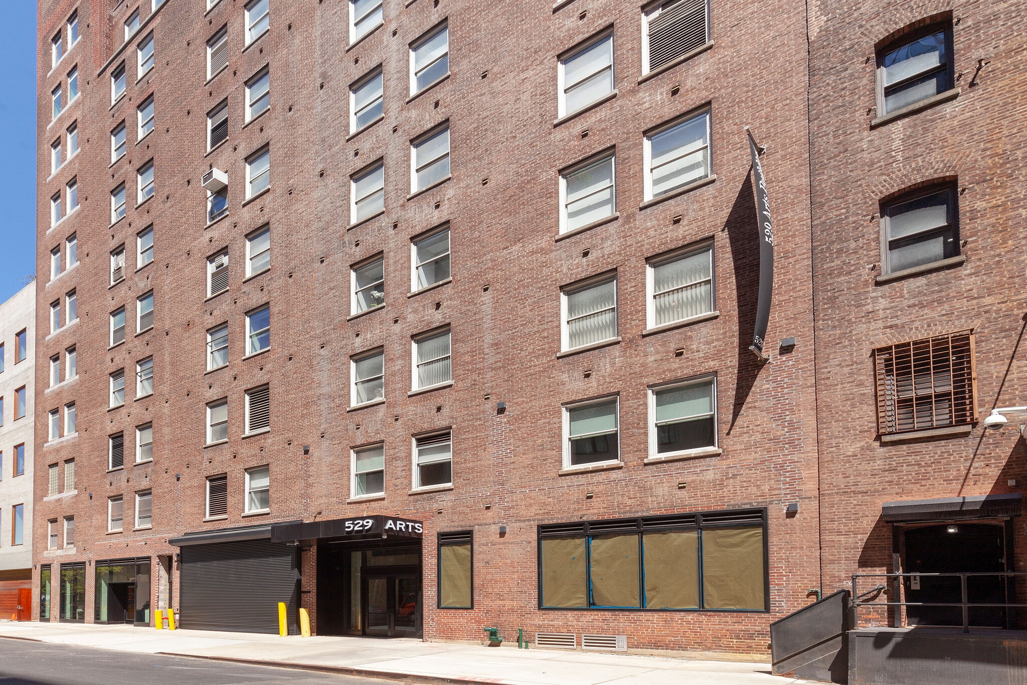 529-535 W 20th St, New York, NY to rent Building Photo- Image 1 of 7