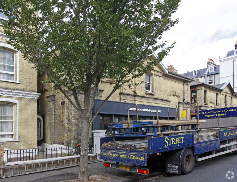 7 Victoria Grove, Hove for rent - Building Photo - Image 1 of 3