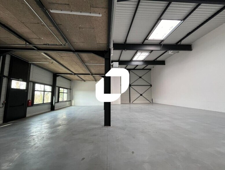 Light Industrial in Saint-Priest to rent - Building Photo - Image 3 of 48