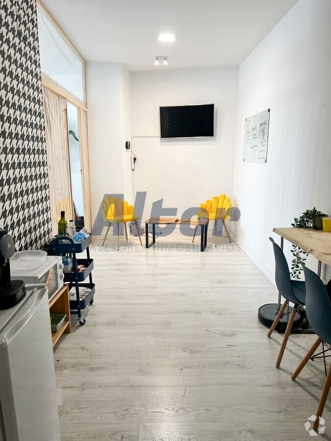 Madrid, MAD 28037 - - - Interior Photo - Image 2 of 7