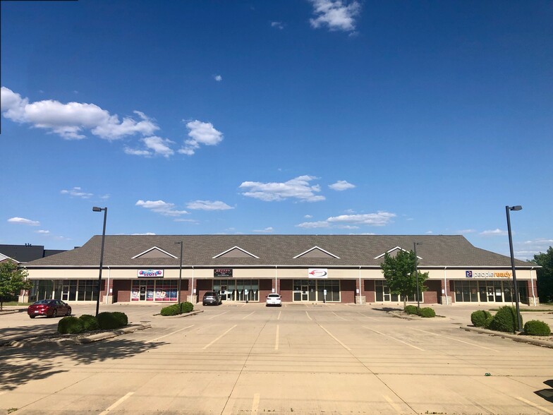 1720 S Philo Rd, Urbana, IL for rent - Building Photo - Image 1 of 10