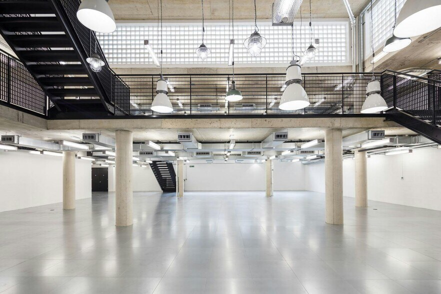 24 Wenlock Rd, London for sale - Primary Photo - Image 1 of 1