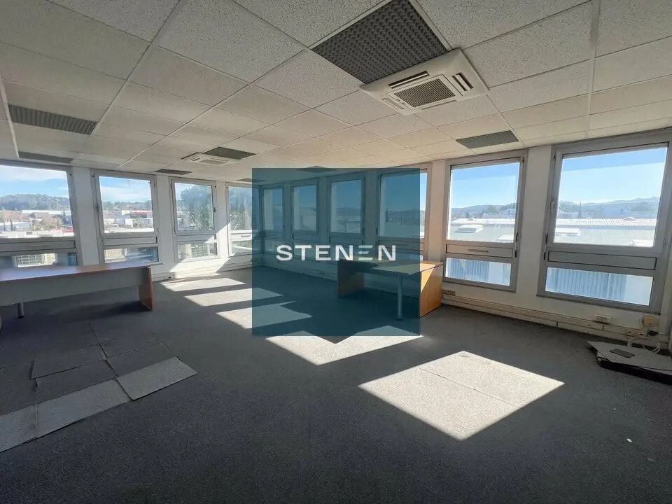 Location Bureaux 50 m² - Photo 1