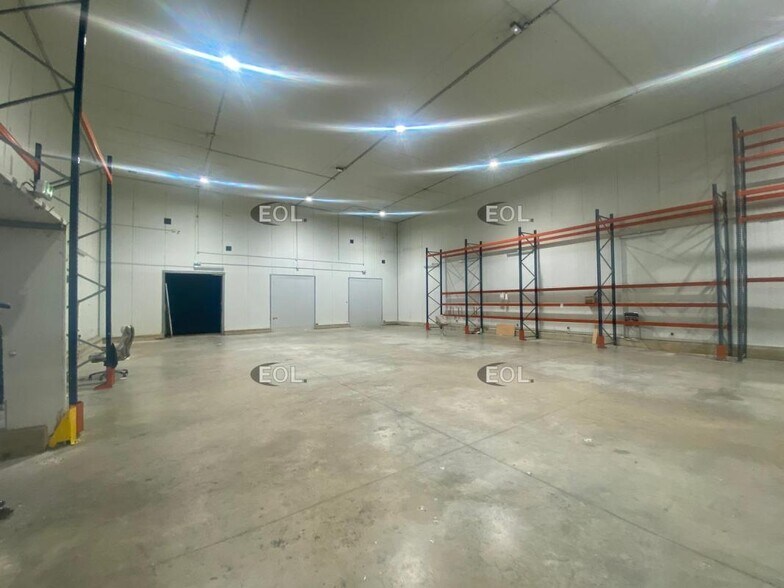 Industrial in Meaux to rent - Building Photo - Image 2 of 7