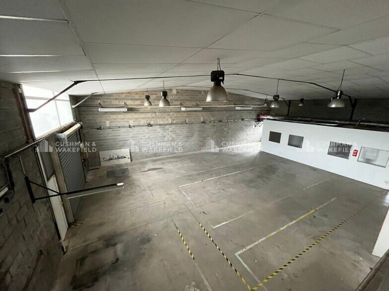 Light Industrial in La Seyne Sur Mer for sale - Interior Photo - Image 2 of 9