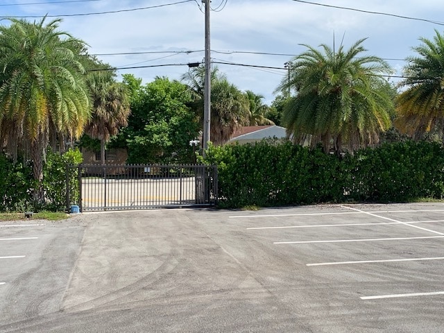 263 NE 61st St, Miami, FL to rent - Building Photo - Image 3 of 13