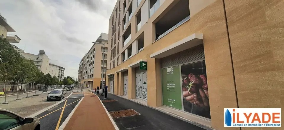 Location Commerce 232 m² - Photo 1