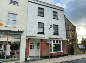 31 Tarrant St, Arundel to rent Building Photo- Image 1 of 3