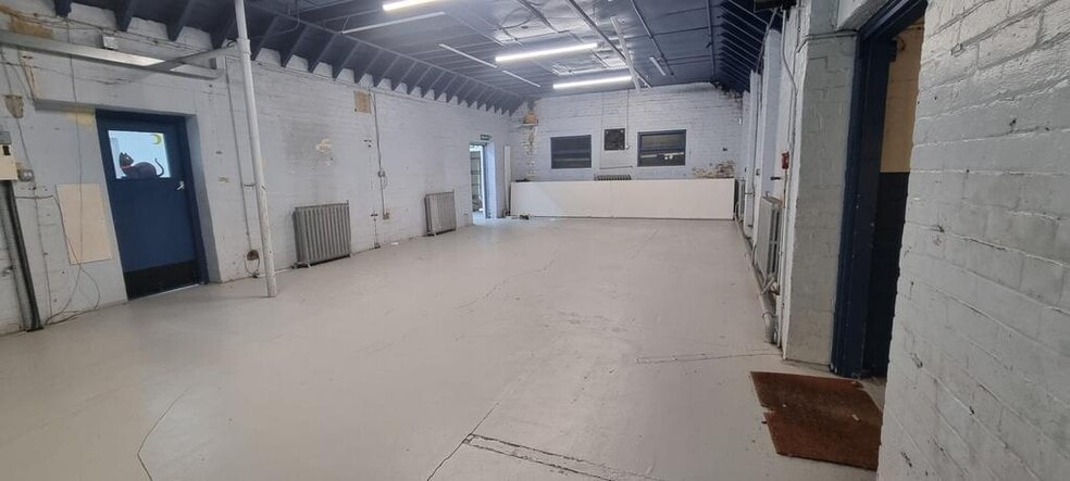 Ventnor St, Bradford to rent - Building Photo - Image 2 of 6