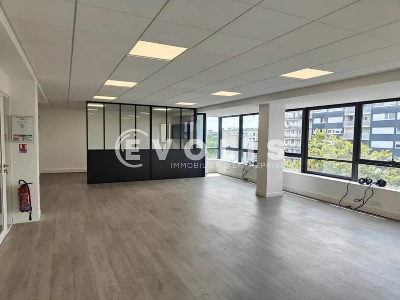 91-99 Avenue Aristide Briand, Montrouge to rent - Building Photo - Image 2 of 15