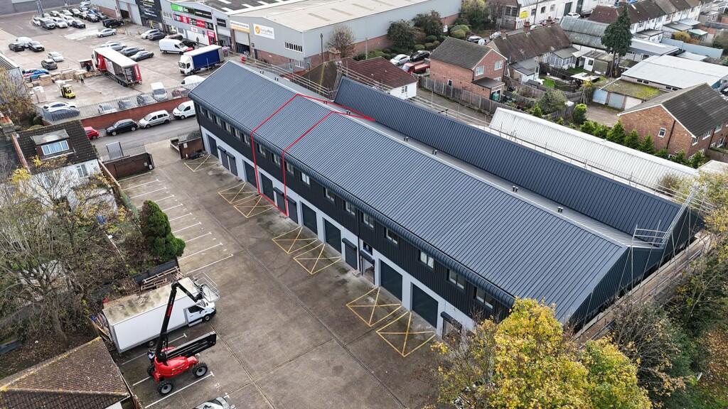 131 Aurelia Rd, Croydon to rent Building Photo- Image 1 of 10