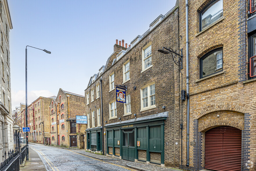 108-110 Wapping High St, London for rent - Building Photo - Image 2 of 3