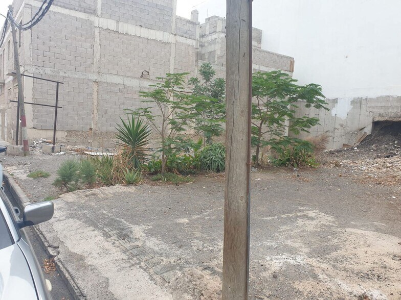 Calle Hortensia, 99, Agüimes, Las Palmas for sale - Building Photo - Image 2 of 6