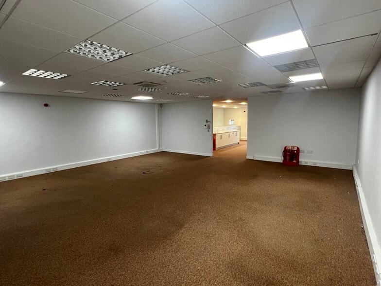 G7 Mellors Rd, Nottingham to rent - Interior Photo - Image 3 of 8