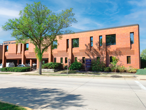 9800 W Bluemound Rd, Wauwatosa, WI for sale Building Photo- Image 1 of 4