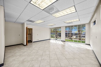 6880 Wynnwood Dr, Houston, TX to rent Interior Photo- Image 2 of 6