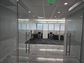 18167 US Highway 19 N, Clearwater, FL to rent Interior Photo- Image 2 of 12